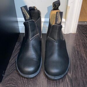 Blundstones SZ 6 woman’s
